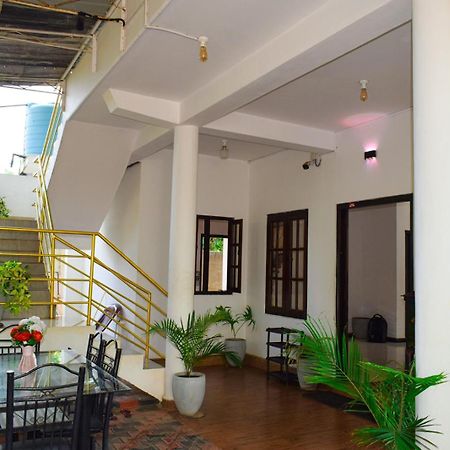White Villa Hotel Triquinimale Exterior foto